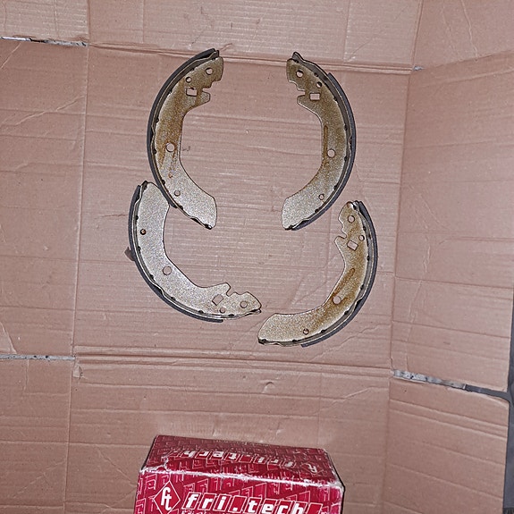 Harrasteauton jarrut kuntoon Nissan