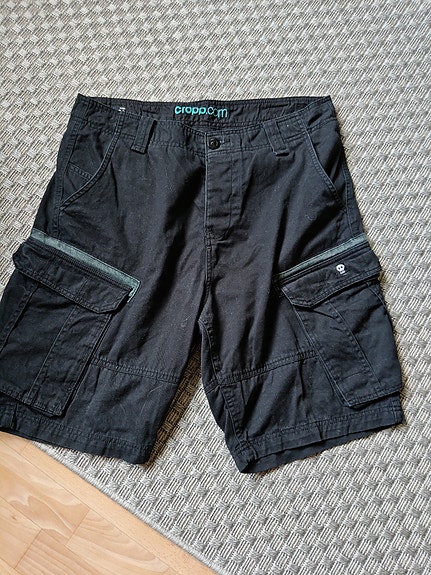 Miesten shortsit