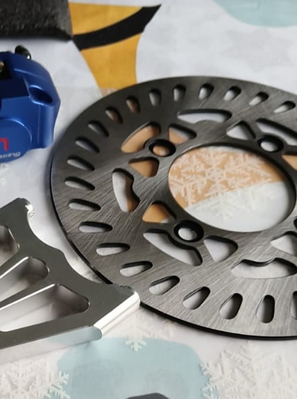 Jarrulevy 220mm neljällä reijällä