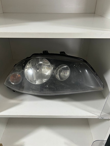 Seat Ibiza oikeanpuolen ajovaloumpio