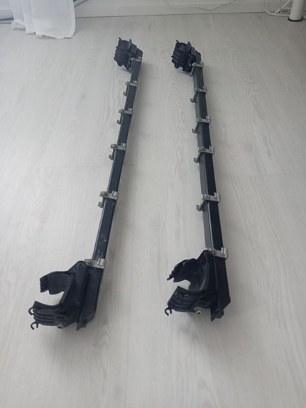 Toyota kattoteline.
