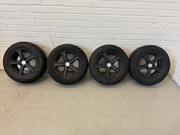 Ford 15" Alumiinivanteet + 195 / 65 / 15 kesärenkaat (63)