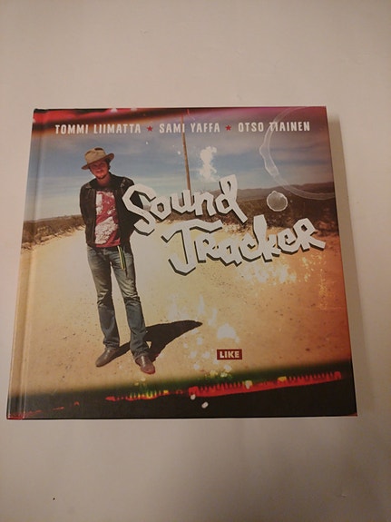 Nimmaroitu Sami Yaffa - Hanoi Rocks. Sound Tracker kirja