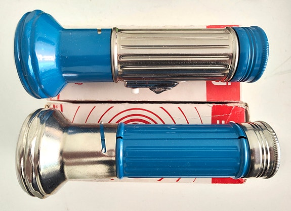 Käyttämättömiä DDR Artas 9260 taskulamppuja