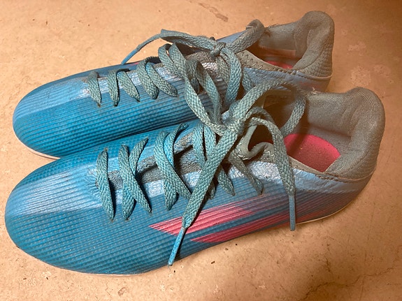 Nappikset , Adidas 35