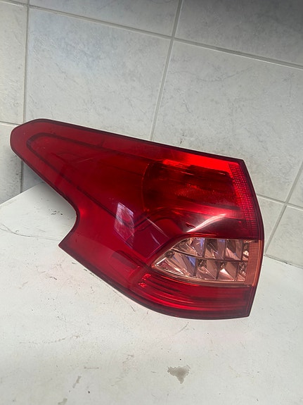 Citroen C5 III farmarin vasen takavalo