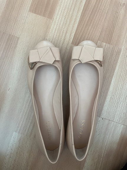 Guess ballerinat