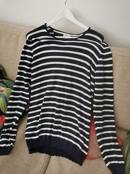 Upea merihenkinen laadukas neule miehelle kesään💙