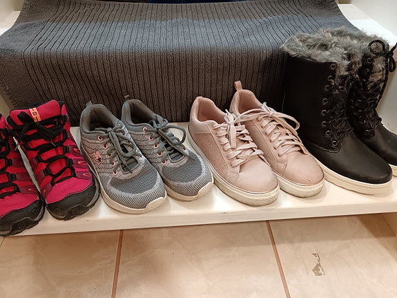 Tyttöjen kenkiä koko 37