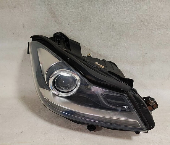 Mercedes Benz C w204 Xenon Valot A2048203539 A2048203639