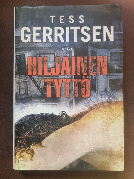 Hiljainen tyttö - Tess Gerritsen