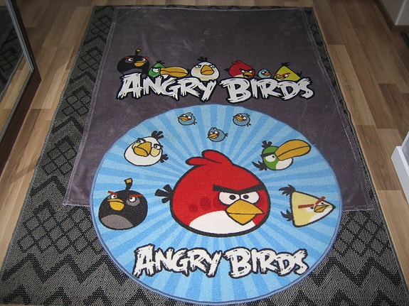 Angry Birds viltti 155x120cm, pyöreä matto 100cm, kylmälaukku ja kirjoitusalusta