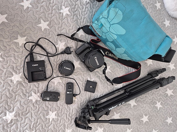 Canon 1100D ja lisätarvikkeet