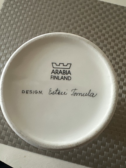 Esteri Tomula maljakko
