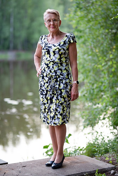Uusi Michaela Louisa juhlamekko - koot 38, 40, 42 - ALE