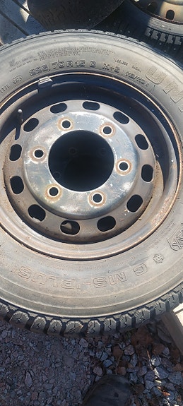 2kpl Ford transit 225/70R15 renkaat