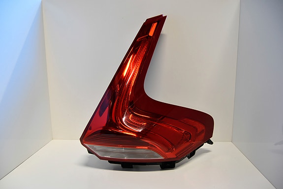 Volvo V40 -13  takavalo oikea