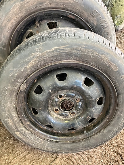 175/65 R14  renkaat peltivanteilla 4x100