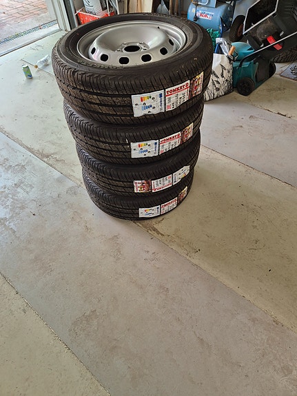 Renkaat vanteilla Tomket 205/65 R16C