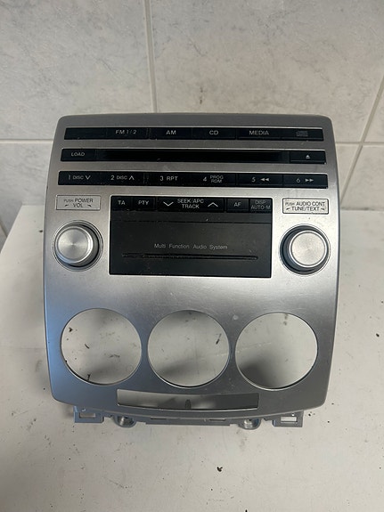 Mazda 5 radio