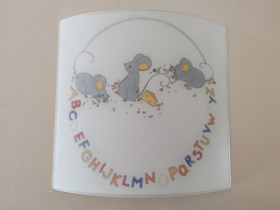 Seinä valaisin