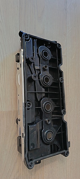 Sylinterikannen kansi skoda superb B8 diesel  4l