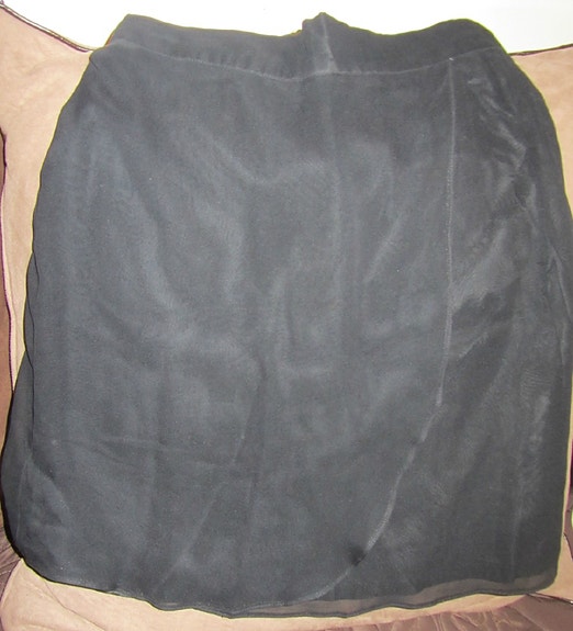 MUSTA juhlahame BT Design, alushame, koko S/M
