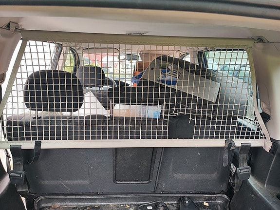 Opel Zafira a koiraverkko
