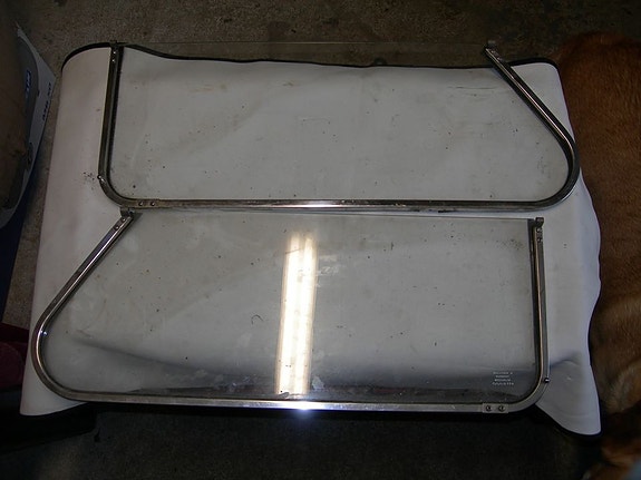 Citroen 2CV4 ja 2CV6  etuoven avattava sivuikkuna