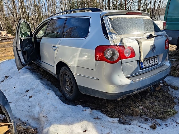 VW Passat Farmari -06 osina tai kokonaan