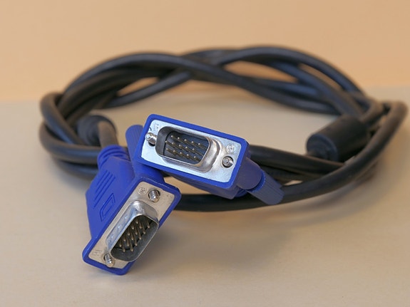 == VGA-VGA Näyttökaapeli
