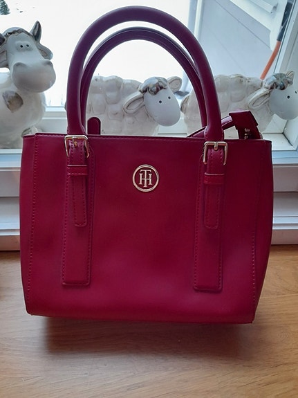 Tommy Hilfiger laukku