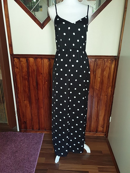 Uusi kevyt musta-valkoinen H & M maximekko, kesämekko, pilkkumekko (S/38)