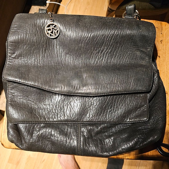 Dkny nahkalaukku