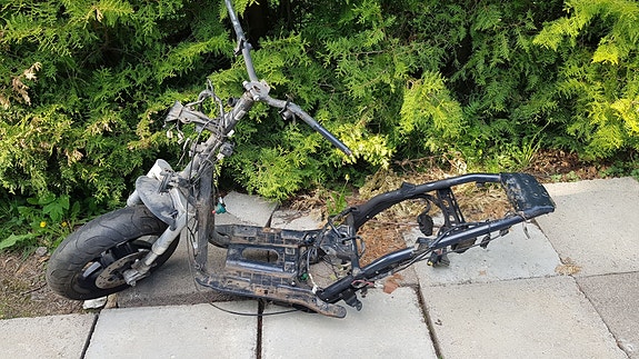 Piaggio Nrg osina (ruisku) ja OSTETAAN kaasariversio