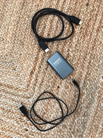 HDMI USB adapteri ja johdot
