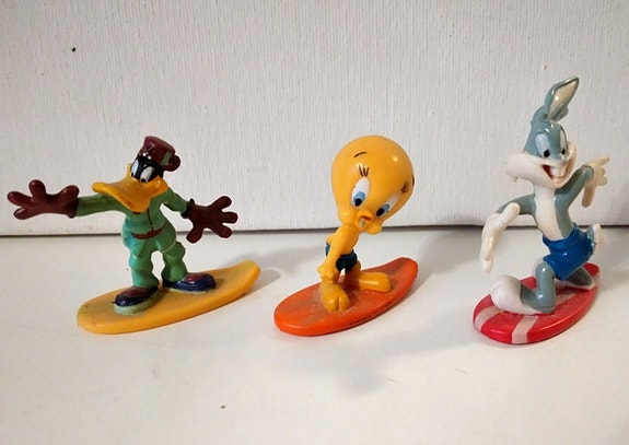 Vanhoja muropakettihahmoja Freeriders Warner Bros