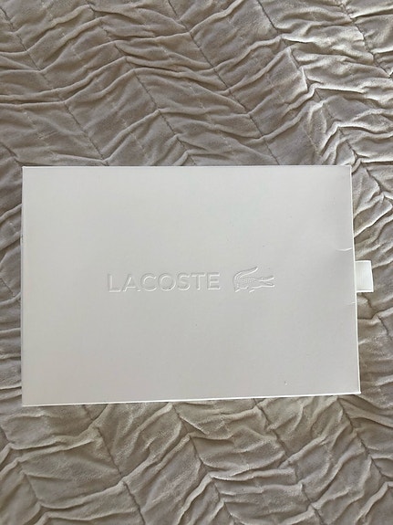 Lacoste tennareiden mukautussarja