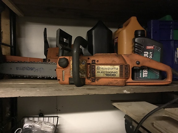 Husqvarna Electronic 1600 epäkuntoinen