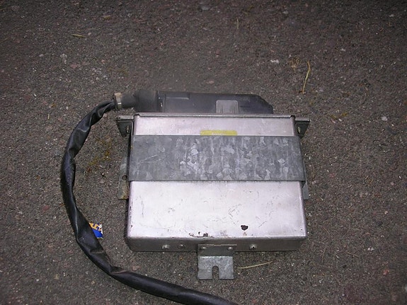 Volvo 262C 2.7 Coupe Bertonen moottorin ECU
