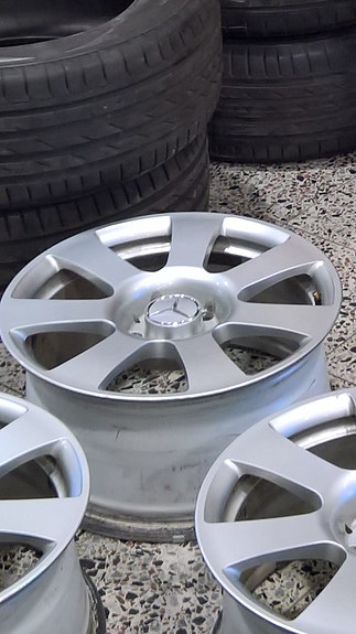 Mercedes Benz Original 17" aluvanteet.