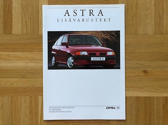 Esite Opel Astra F lisävarusteet vuodelta 1991