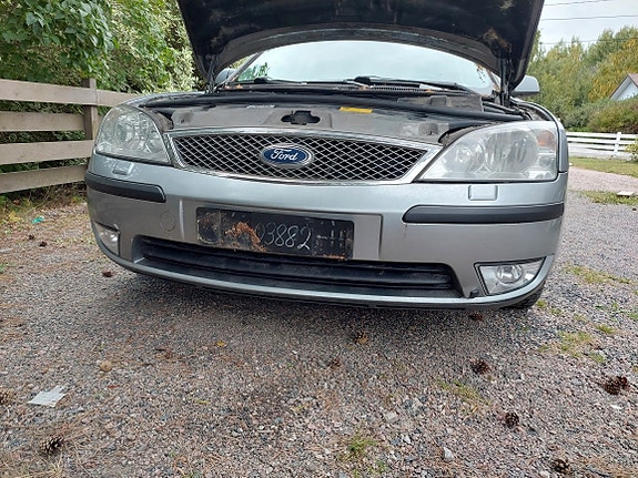 Ford Mondeo 2.0 farkku 2005 purkuun osia