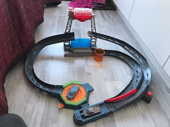 Autot elokuvan vesi aiheinen autorata