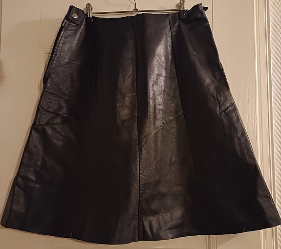 Vintage, puolihame, helma 1,6m, aitoa nahkaa, vuori, 44, mitat