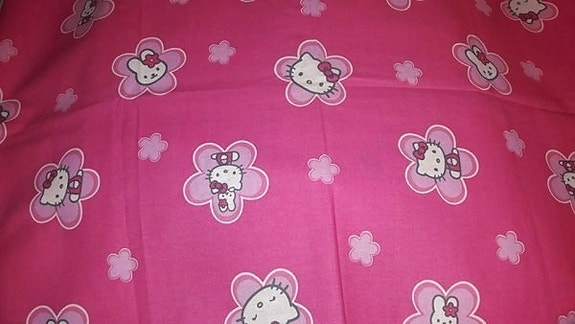 Pinkki Hello Kitty verhokappa 270x49cm