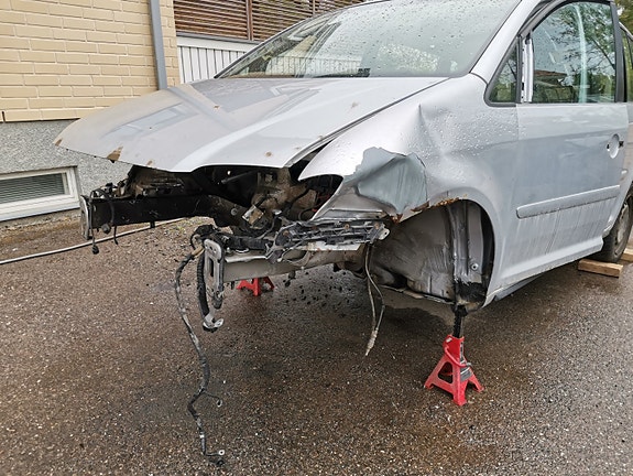 VW Touran varaosia