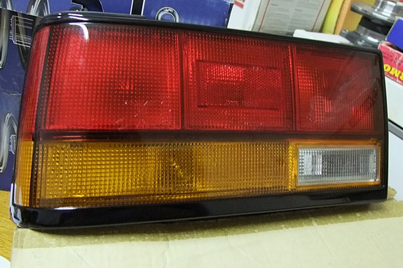 Nissan bluebird T12 1985-92 vasen takavalo