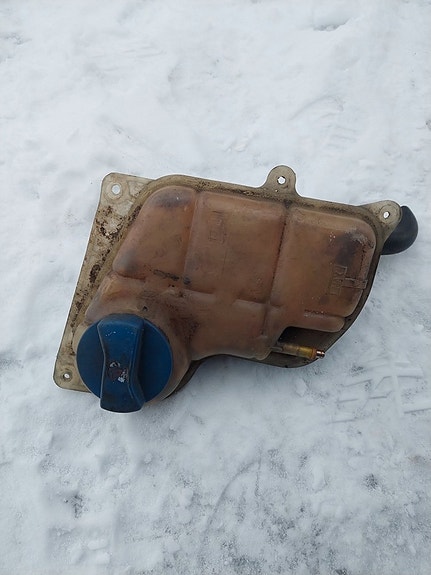 Vw Audi paisuntasäiliö