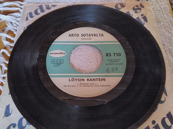 Arto Sotavalta 7" Löysin rantein / Voitko lopettaa